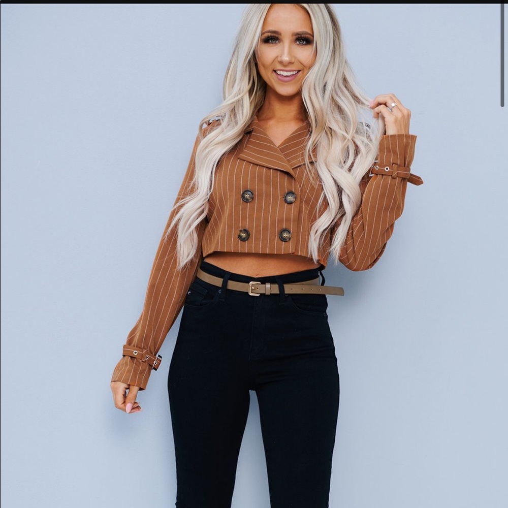 Cropped Blazer - Picture 3 of 4